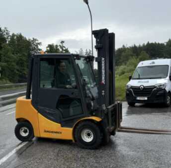 Diesel heftrucks 2015 Jungheinrich DFG 430S (1)