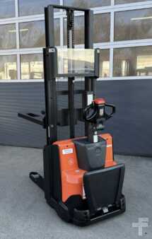 Ruční vysokozdvižný vozík 2019  BT SWE 100 (2)