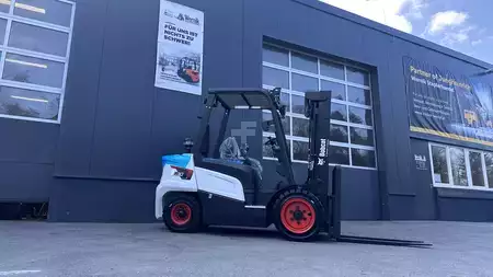 Diesel heftrucks 2025  Bobcat D30NXS (5)