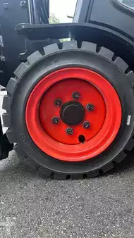Carrelli elevatori diesel 2025  Bobcat D30NXS (11)