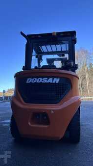 Dieselstapler 2023  Doosan D30NXS (4)