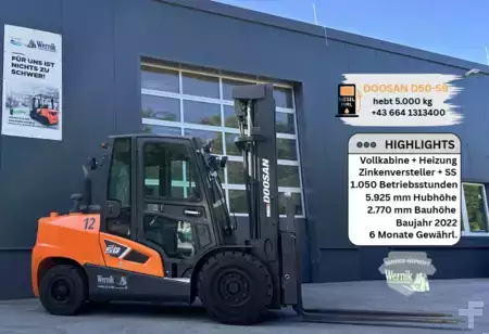 Wózki widłowe diesel 2022  Doosan D50S-9 (1)