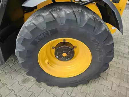 Sollevatori telescopici rigidi 2021  JCB 542-70 Agri Super (17)