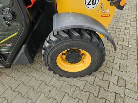 Manipulador fijo 2019  JCB 525-60 (17)