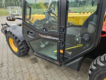 Manipulador fijo 2019  JCB 525-60 (18)