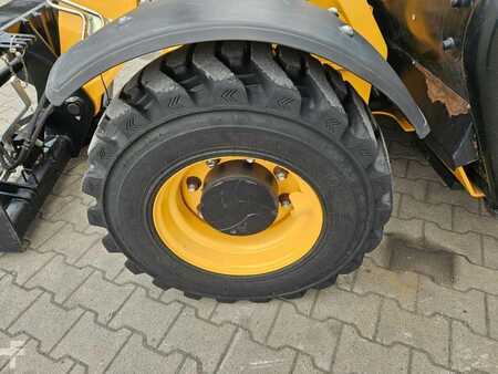 Manipulador fijo 2019  JCB 525-60 (19)