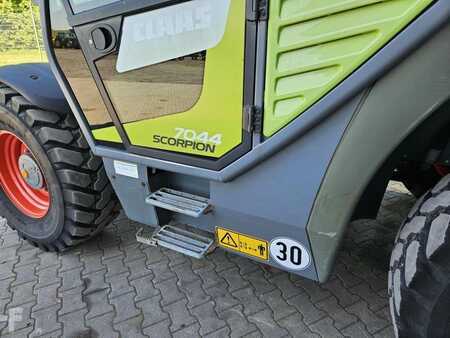 Telescopic forklift rigid 2015  Claas Scorpion 7044 Varipower (17)