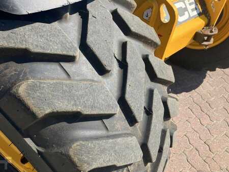 Wózki teleskopowe sztywne 2019  JCB 541-70 Agri Super (15)