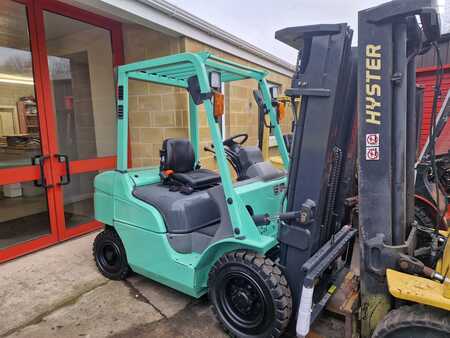 Dieselstapler 2014  Mitsubishi FD25NT (1)