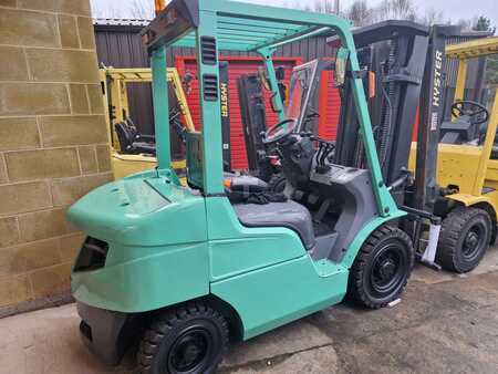 Dieselstapler 2014  Mitsubishi FD25NT (2)