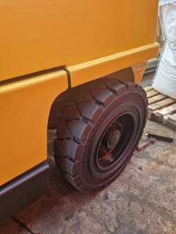 Carrelli elevatori diesel 2004  Hyster H5.00XM (4)