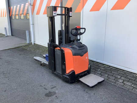 Pallet Stackers 2017  BT SPE200L (2) 