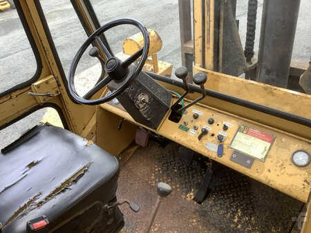 Chariot élévateur diesel 1980  Hyster P200B (3)