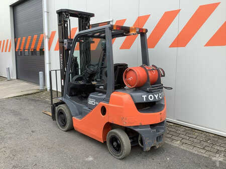 LPG Forklifts 2014  Toyota 02-8FGF20 (2)