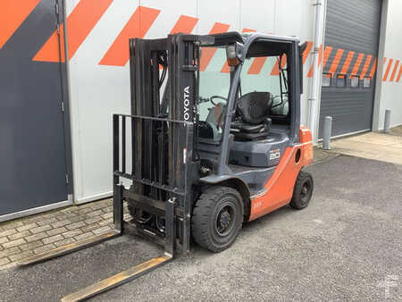 LPG Forklifts 2017  Toyota 02-8FGF20 (1)