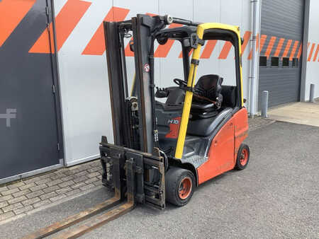 Carretilla elevadora GLP 2012  Linde H18T-01 (1)