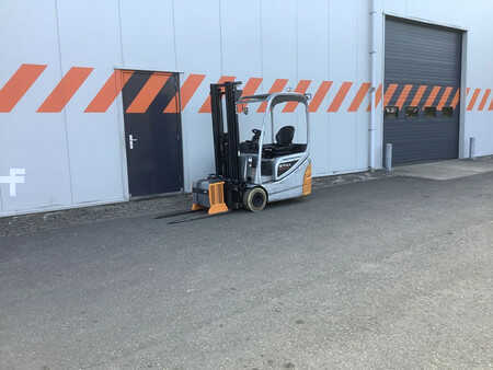 Carrelli elettrici 3 ruote 2017  Still RX20-15 (5)