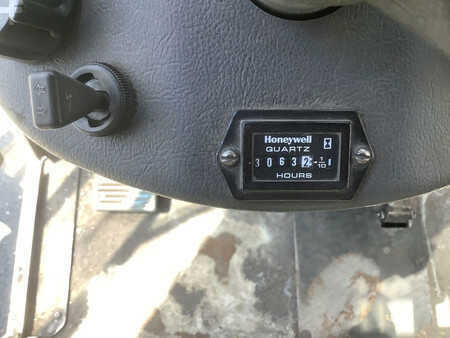 Terminaltraktor 2018  Charlatte TD225PB (4)