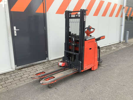 Stacker pedestre 2023  Linde D10AP (1)