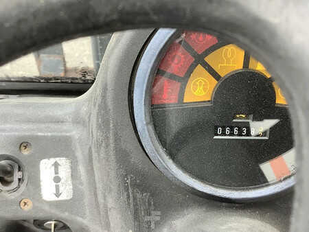 Empilhador a gás 1999  Linde H16T-02 (4)