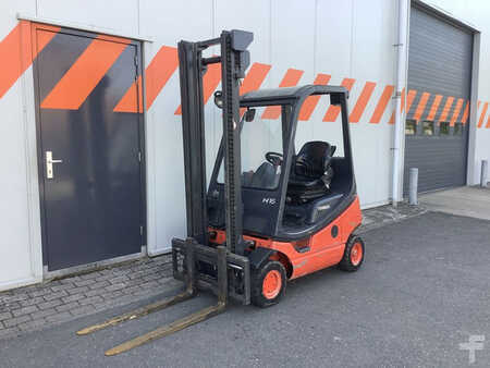 Gázüzemű targoncák 2001  Linde H16T-03 (1)
