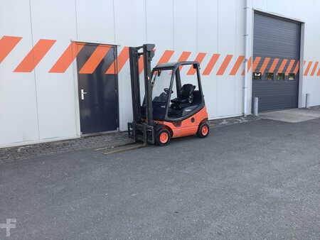 Gázüzemű targoncák 2001  Linde H16T-03 (4)