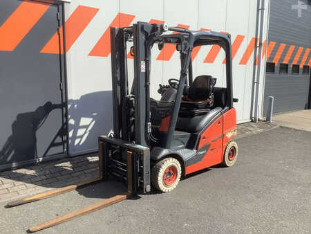 Gázüzemű targoncák 2017  Linde H16T-01 (1)