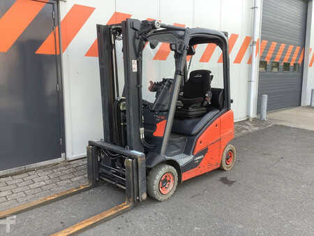 Empilhador a gás 2017  Linde H16T-01 (1)