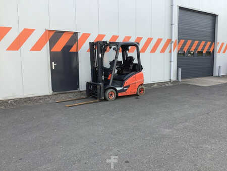 Empilhador a gás 2017  Linde H16T-01 (5)