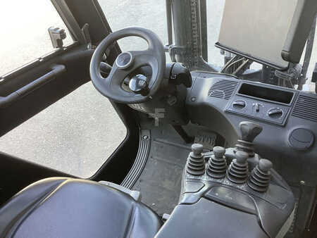 Empilhador a gás 2018  Linde H16T-01 (3)