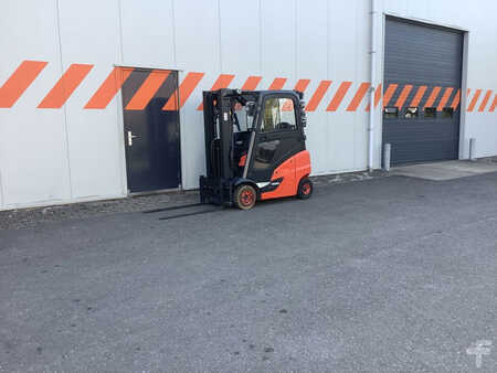 Empilhador a gás 2018  Linde H16T-01 (4)