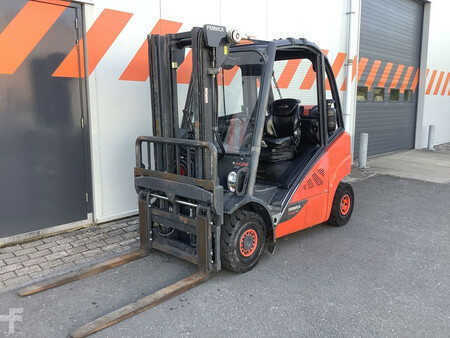 Empilhador a gás 2017  Linde H25T-02 (1)
