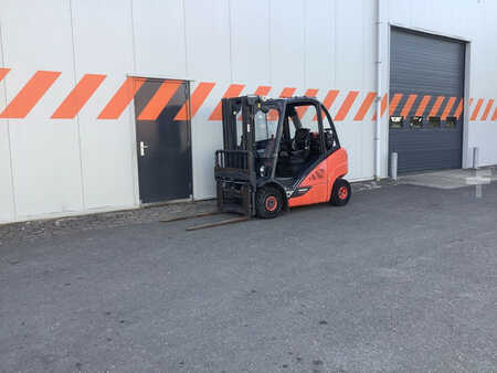 Empilhador a gás 2017  Linde H25T-02 (4)