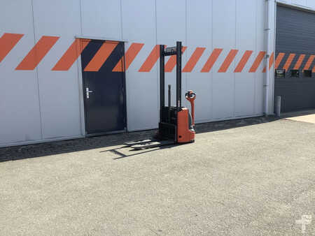 Stacker pedestre 2017  Linde L10 (5)