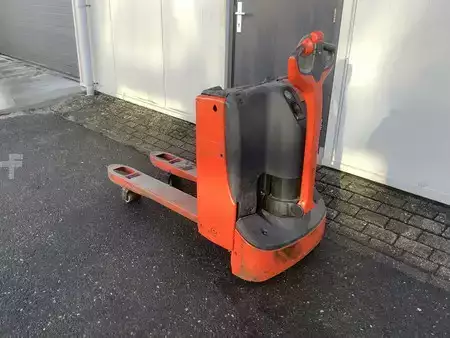 Nízkozdvižný vozík  Linde T16 (2)