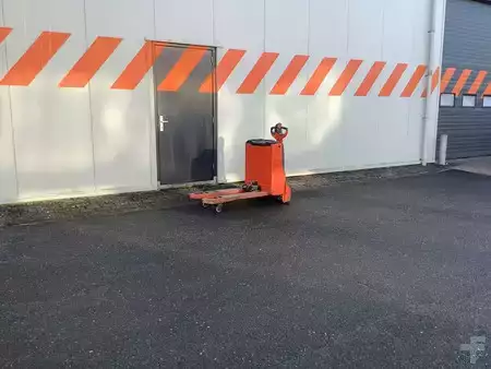 Nízkozdvižný vozík  Linde T16 (5)