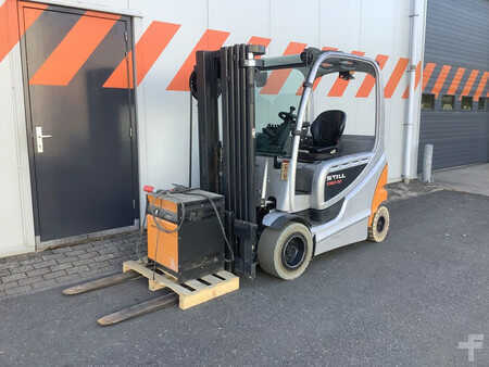 Eléctrica de 4 ruedas 2016  Still RX60-30 (1)