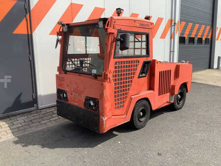 Terminal tractor 2018  Charlatte TG225 (1)