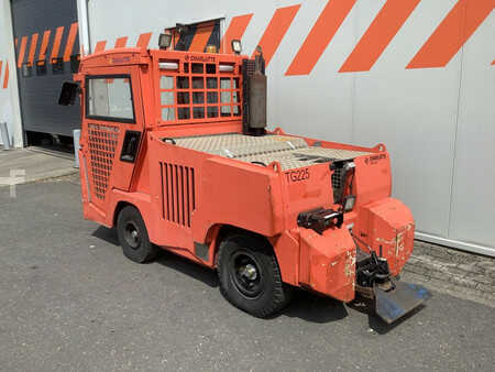 Terminal tractor 2018  Charlatte TG225 (2)