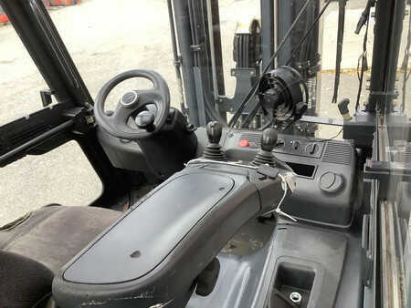 Elektryczne 4-kołowe 2015  Linde E50-01/600 (3)