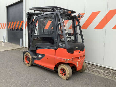 Eléctrico - 4 rodas 2020  Linde E50HL-01/600 (2)