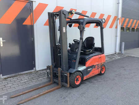 Elektryczne 4-kołowe 2018  Linde E16P-02 (1)