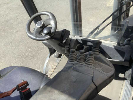 Carretilla elevadora GLP 2013  Linde H25T-02 (3)
