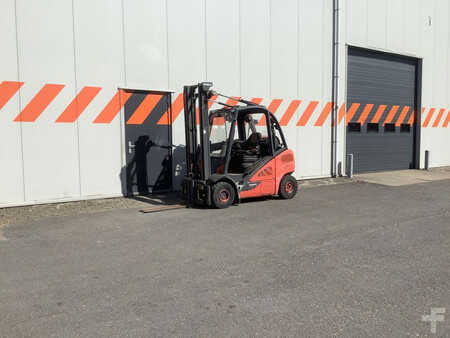 Carretilla elevadora GLP 2013  Linde H25T-02 (4)