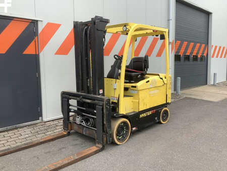 Carrelli elettrici 4 ruote 2019  Hyster E5.5XN (1)