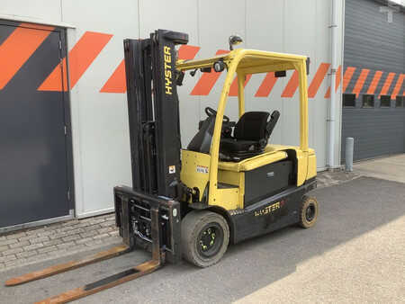 Carrelli elettrici 4 ruote 2013  Hyster J3.0XN (1)
