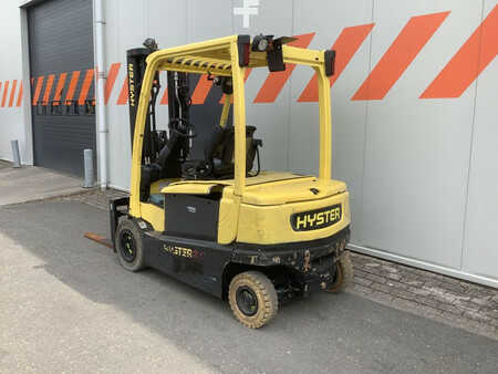 Carrelli elettrici 4 ruote 2013  Hyster J3.0XN (2)
