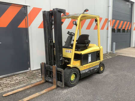 Carrelli elettrici 4 ruote 2008  Hyster J3.20XM-861 (1)