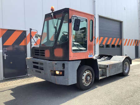 Trator de terminal 2002  MOL YT200/4x2 (1)