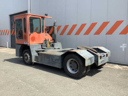 Trator de terminal 2002  MOL YT200/4x2 (2)
